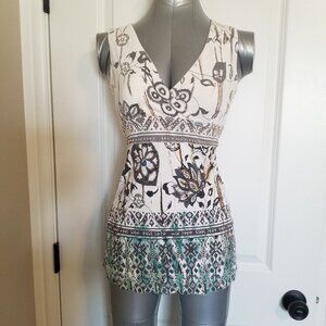 Dynamite Sleeveless V-neck top